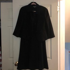 Ann Taylor size 6 wool dress suit!